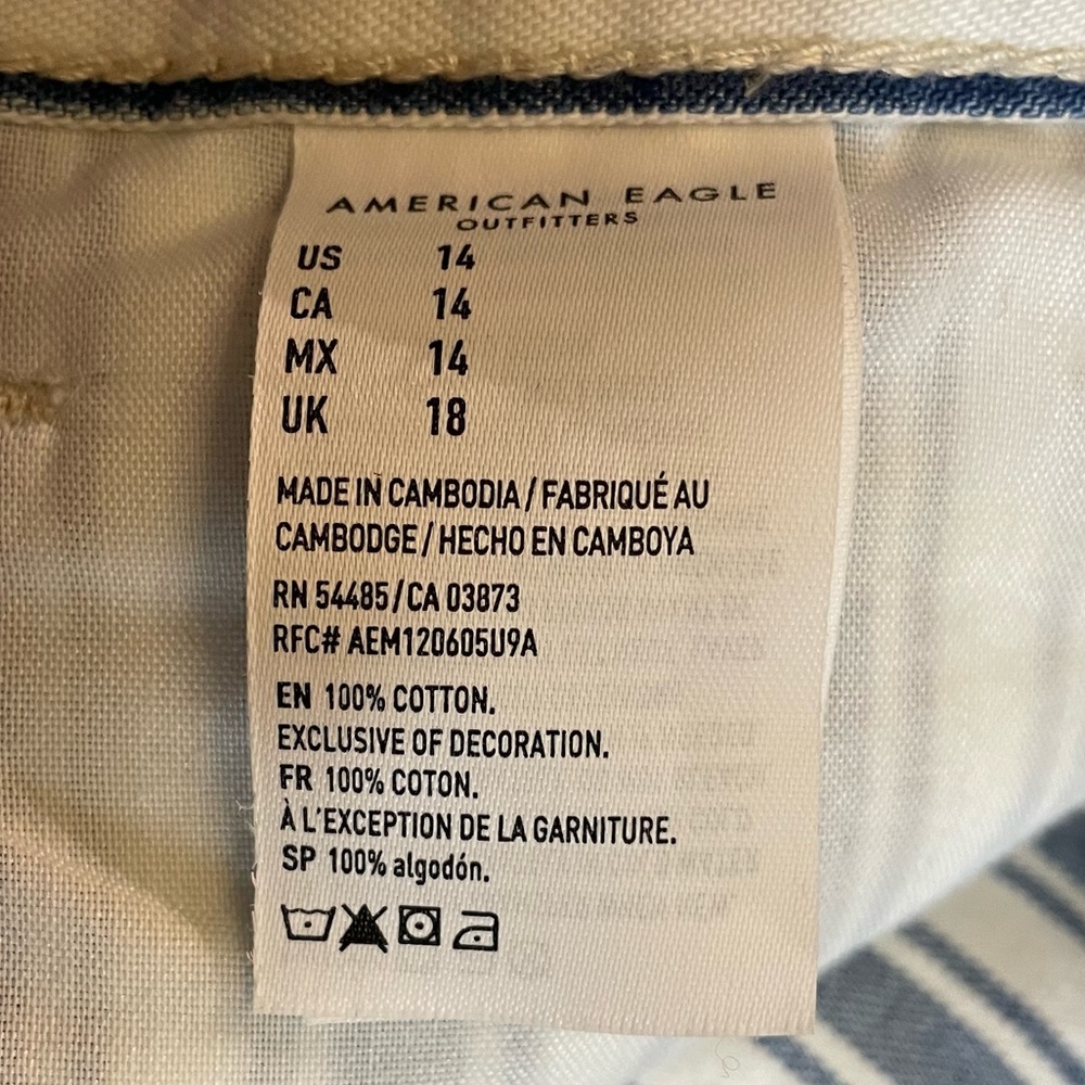 NWOT - American Eagle - Size 14 - Blue and White Striped “Mom” Shorts - Picture 10 of 10